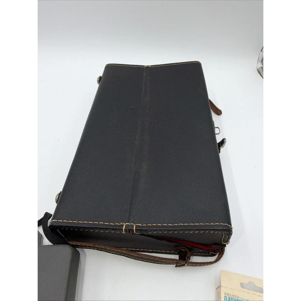VINTAGE POLAROID LAND CAMERA AUTOMATIC 330 IN CASE